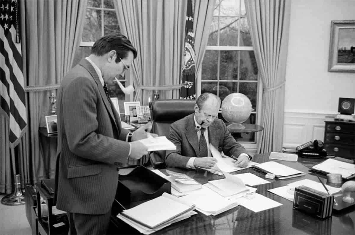 Ford and Rumsfeld smoking in the Oval Office