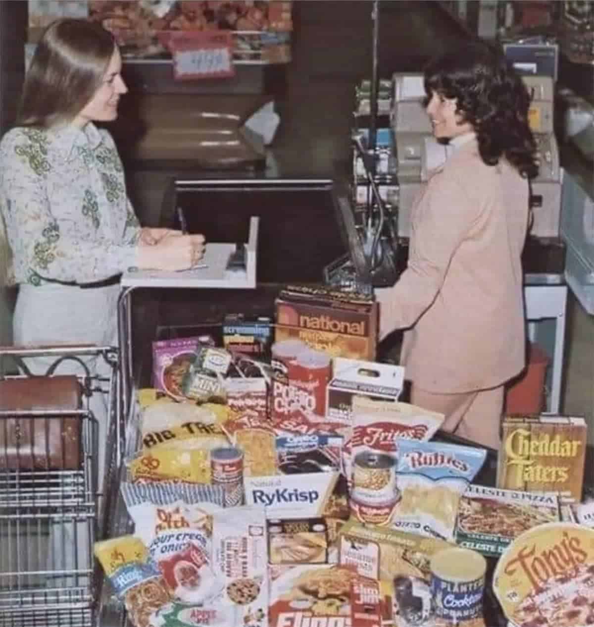 Paying for Groceries with a Check in the 1970s