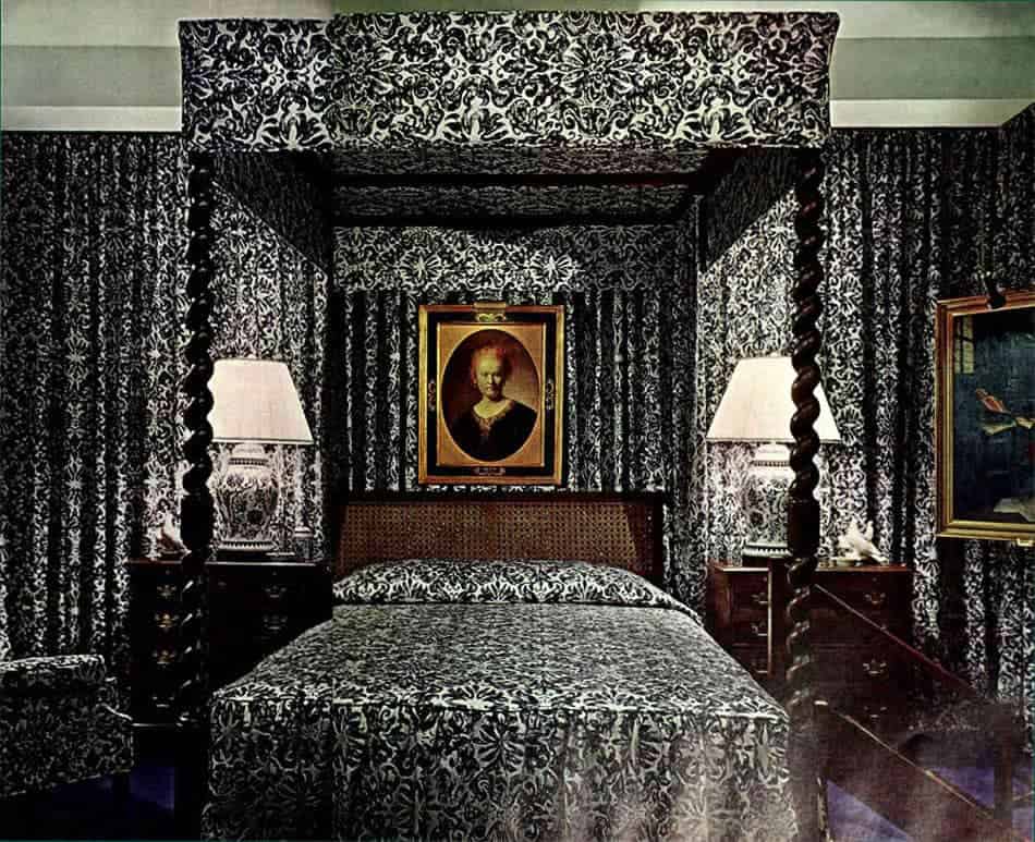 70s bed room decorated entirely in black and white print